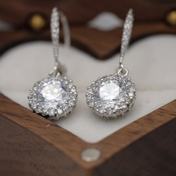 Stunning Sterling Silver Rhinestone Sparklers 🙌🏻✨⏰💭🤝⌛️ - Picture 6 of 14